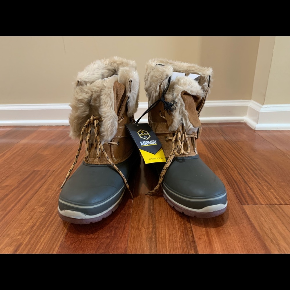 KHOMBU women’s all weather waterproof boots. - Picture 1 of 3
